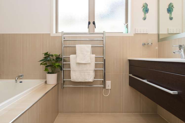 28 Churchill Drive Taradale_15