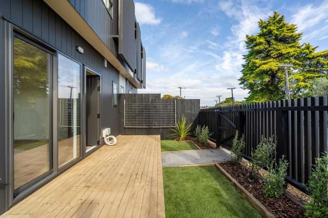 1/75 McAnnalley Street Manurewa East_1