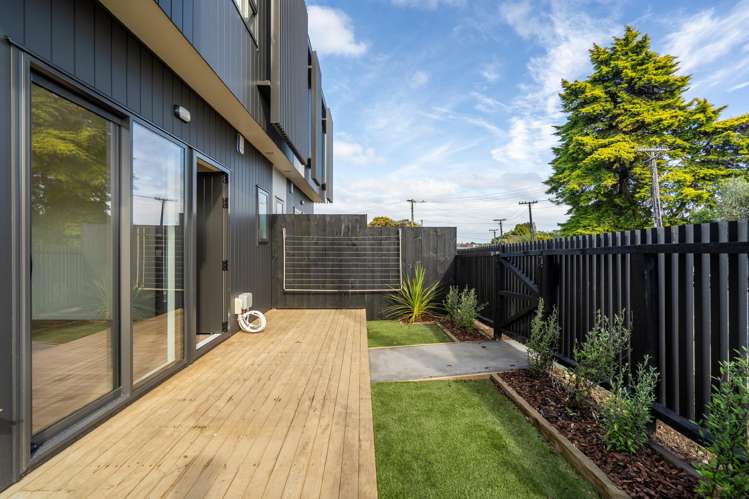 1/75 McAnnalley Street Manurewa East_1