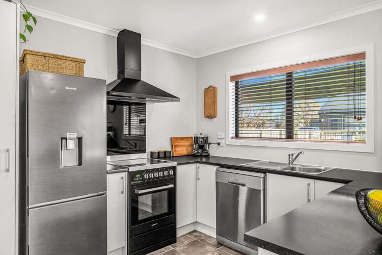 16A De Lautour Road Kaiti_6