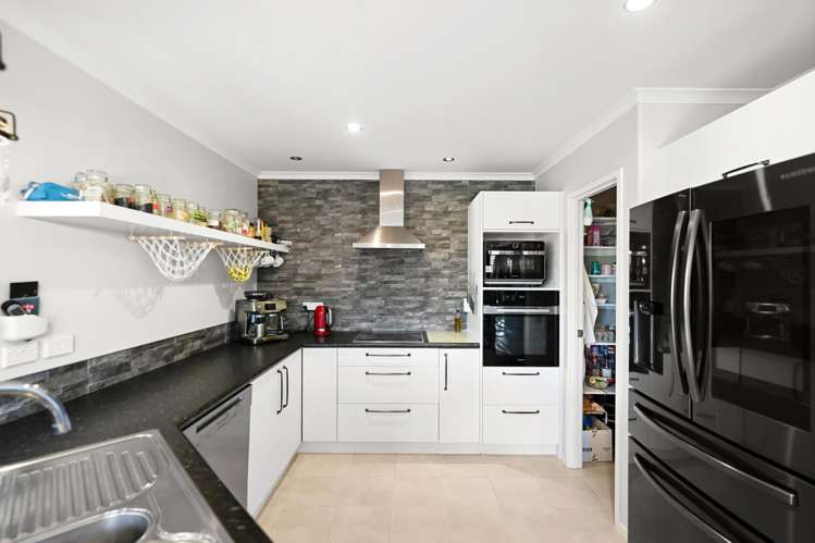 35 Stoneleigh Drive Chartwell_7