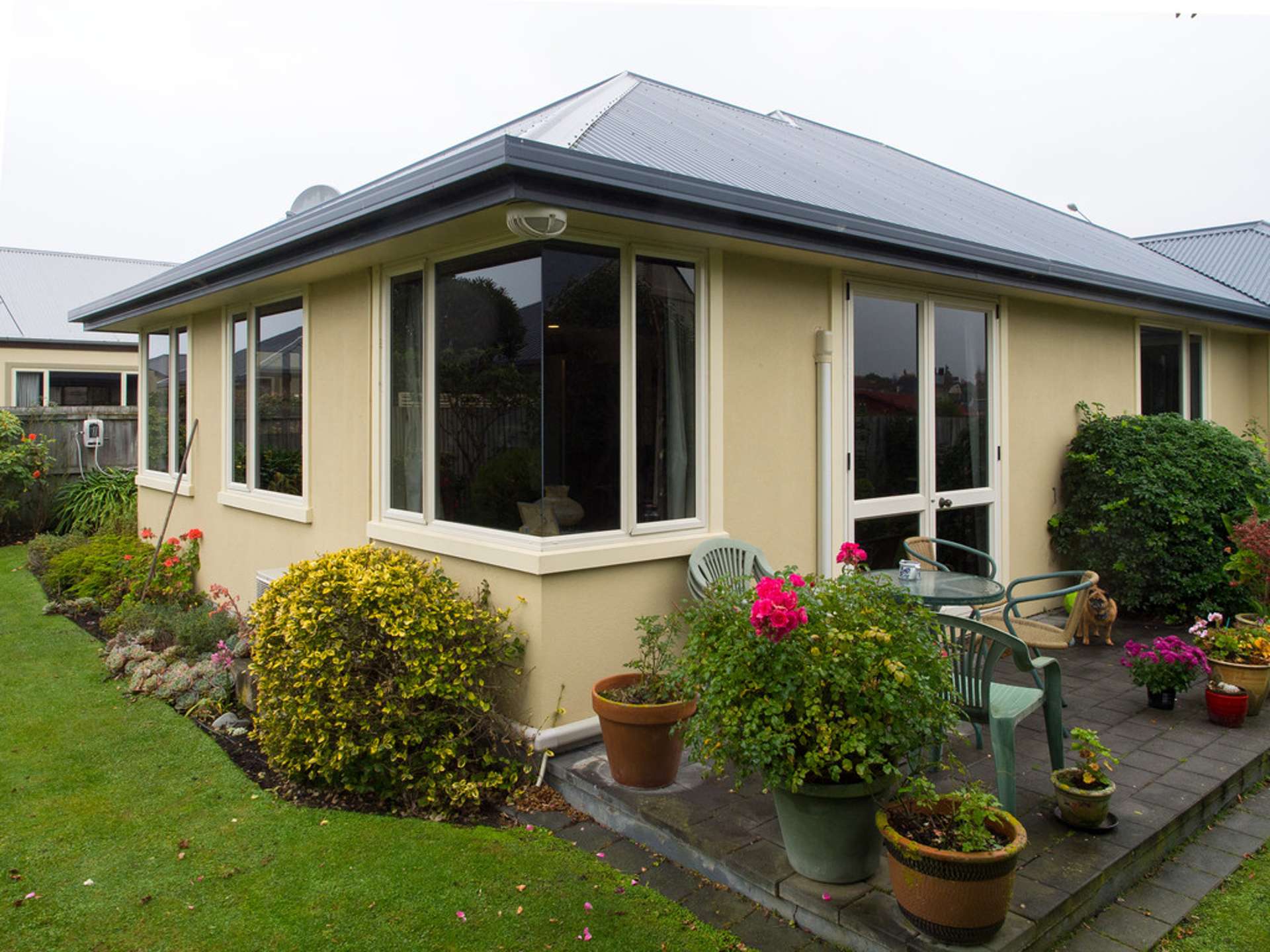 155 Pages Road Marchwiel_0