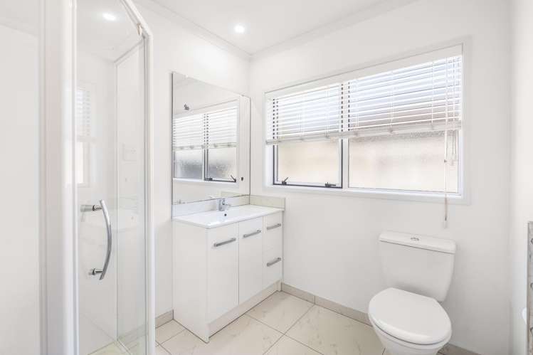 32 Saltwood Street Red Beach_18