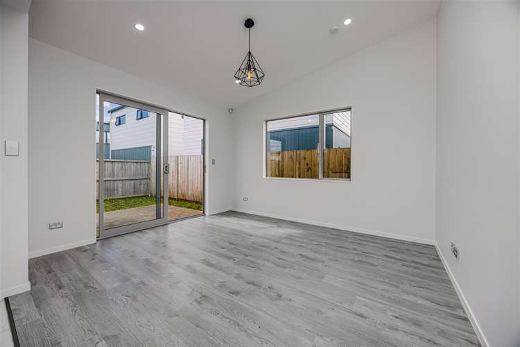 25 Clayden Shuttleworth St_2