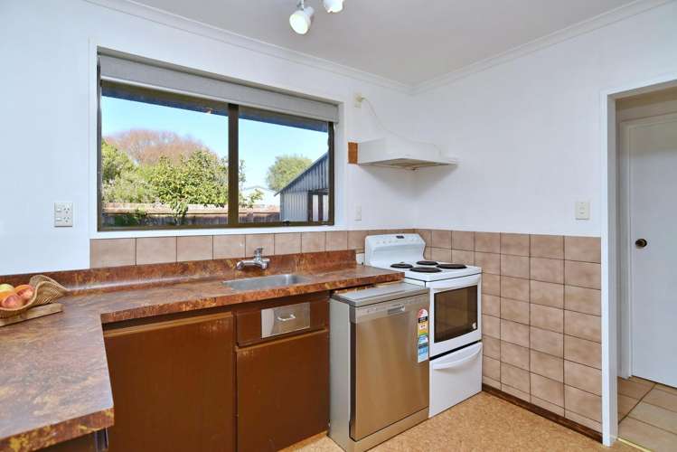 32 Millstream Drive Lincoln_10