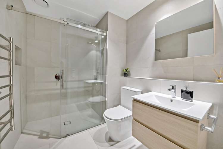 203/45 Hudson Bay Road Hobsonville_7