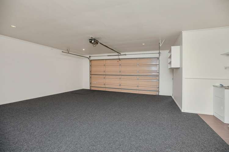 130 Holmwood Drive Ngahinapouri_25