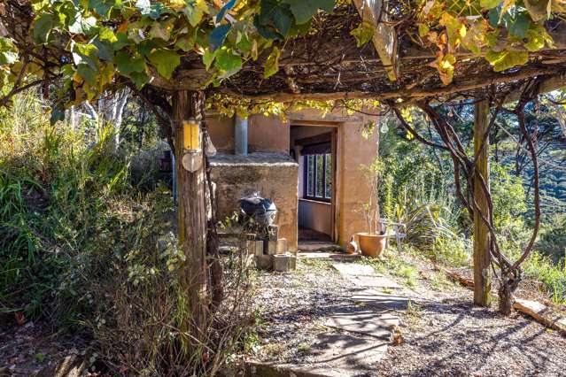 175 Orapiu Road Waiheke Island_1