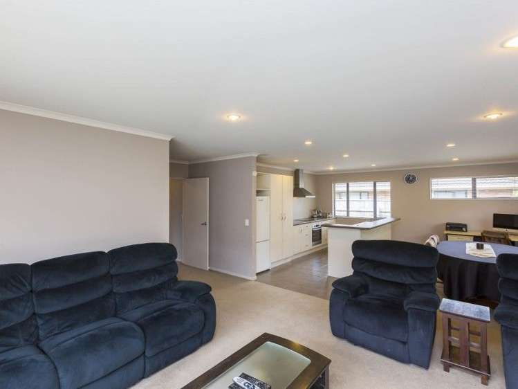 6 Mcewen Crescent Riverstone Terraces_4