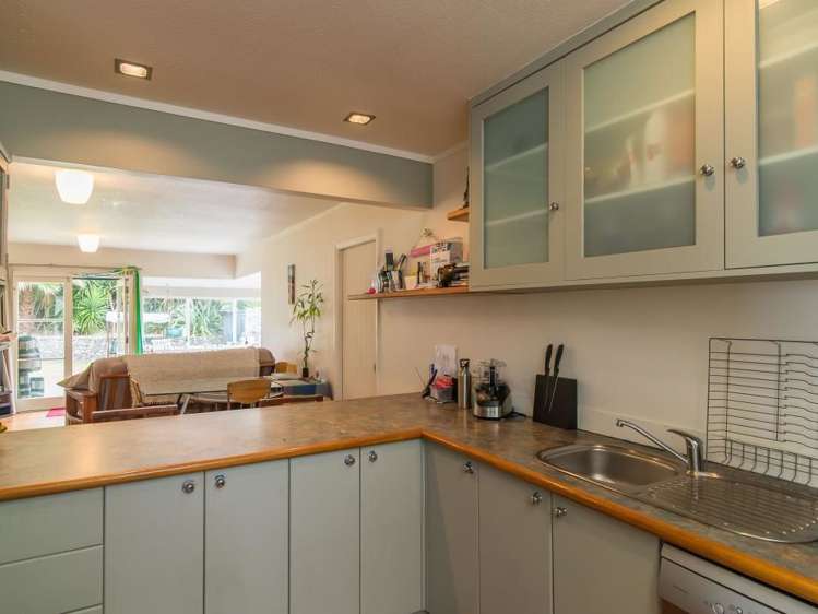 2/37 The Esplanade Raumati South_7