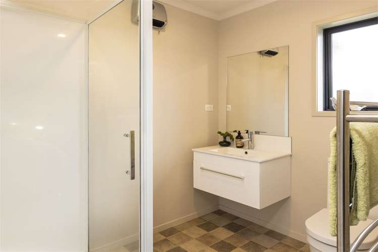 12 River Terrace Renwick_13