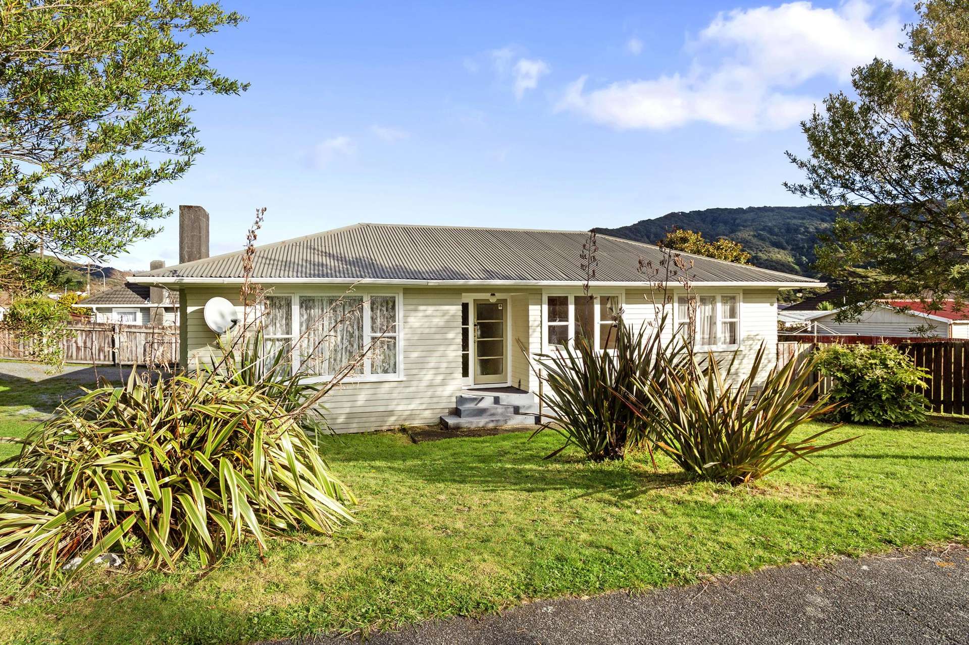 50 Coast Road Wainuiomata_0