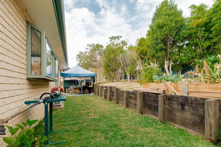 9 Hawkley Close Flat Bush_11