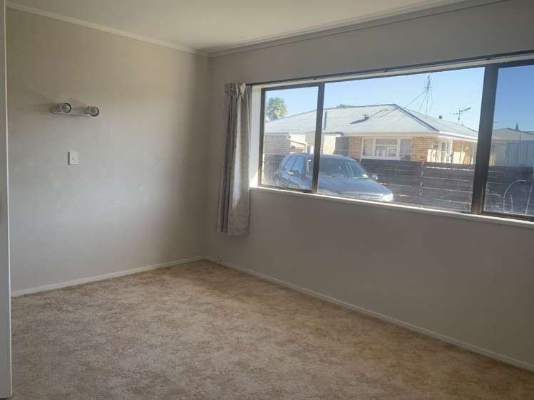 25b Emmett Street Greerton_9