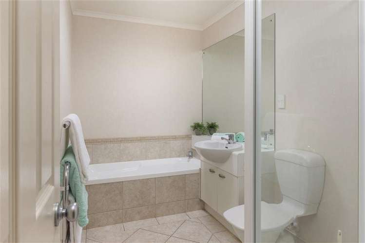 12 Carousel Cres East Tamaki Heights_7