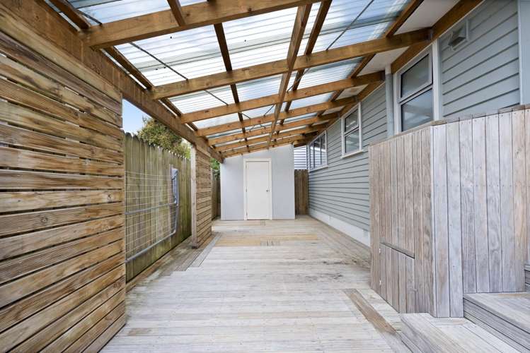 129 Riverpark Crescent Henderson_37