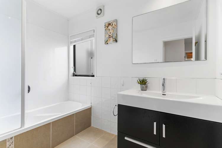 1/81 Abbotts Way Remuera_13