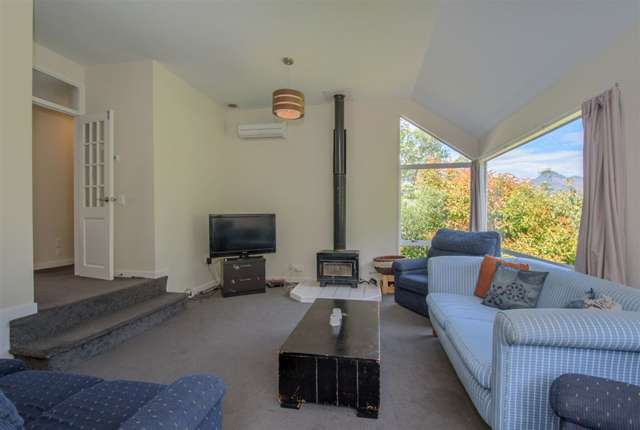 8 Mackinnon Terrace Fernhill/Sunshine Bay_4