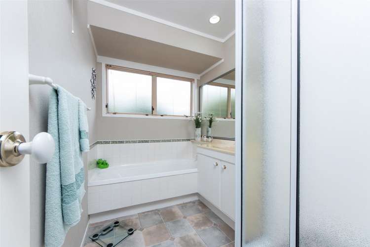 2/35 Headcorn Place Botany Downs_9