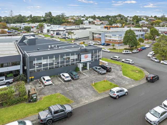 1 Colway Place Wairau Valley_3