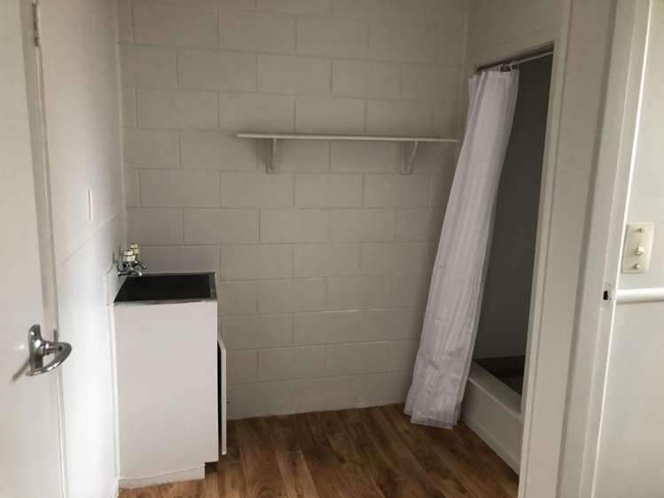 8/4 Kitchener Street 1055_8
