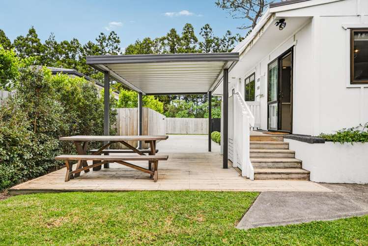 53 Cambridge Road Riverhead_17