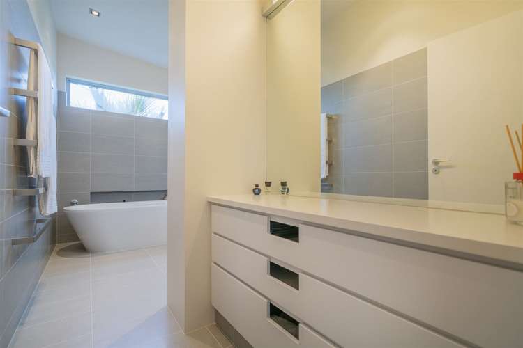 28 Radar Road Hot Water Beach_15