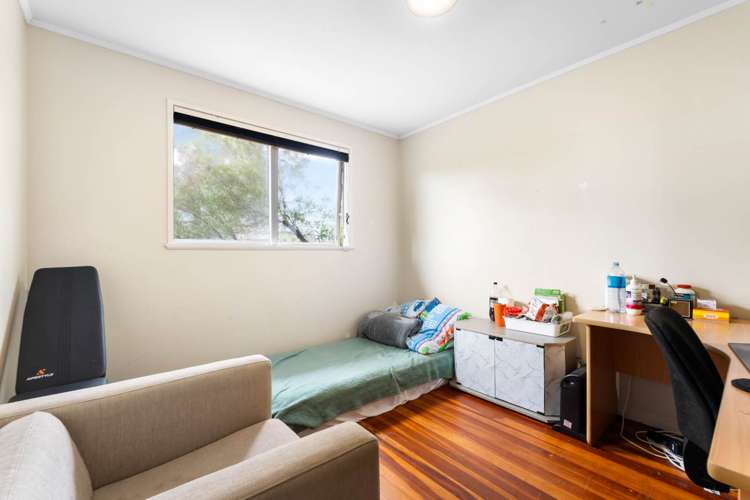 90 Riverpark Crescent Henderson_14