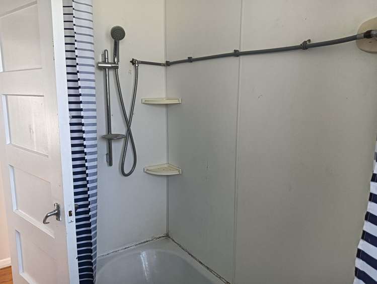 4 Bertram Grove Naenae_9