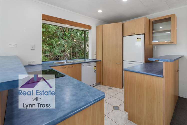 329 Beach Road (Off Pah Road) Onerahi_9