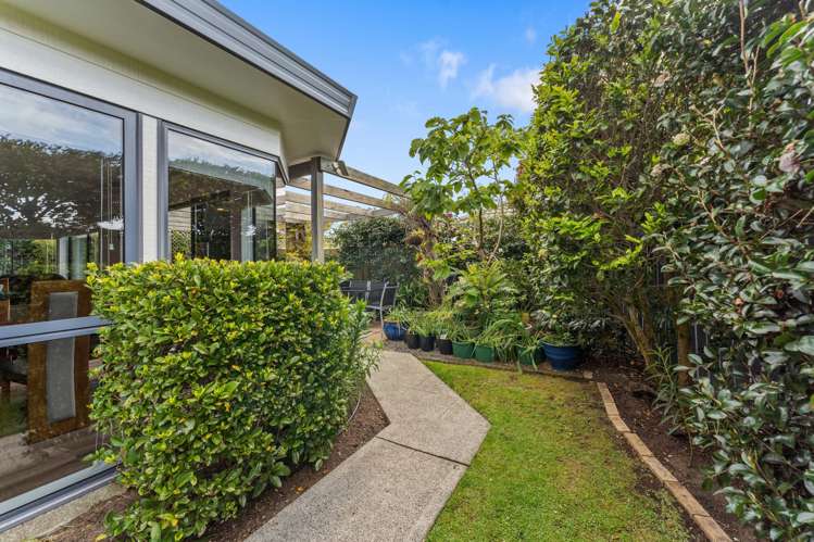 24 Ocean Crest Papamoa Beach_18