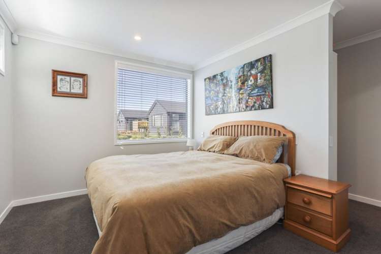 318/30 Bob Robertson Drive Woodend_9