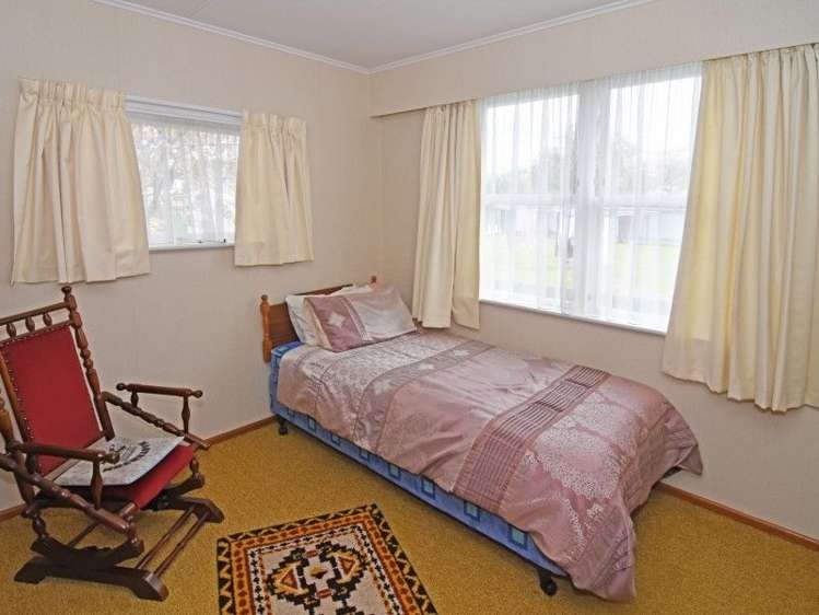 51 Intermediate Street Solway_12