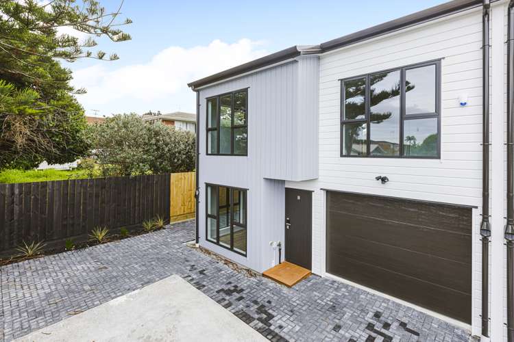 2/6 Portadown Avenue Pakuranga Heights_12