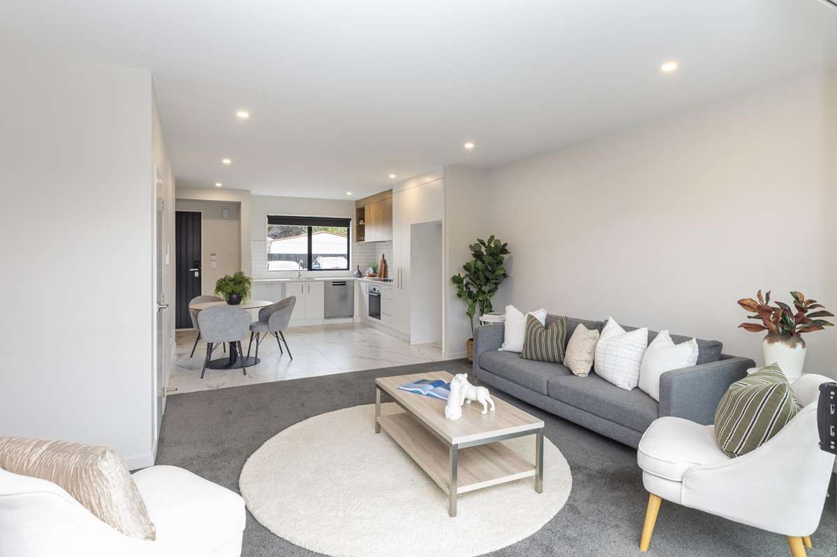 2/140 St Albans Street_1