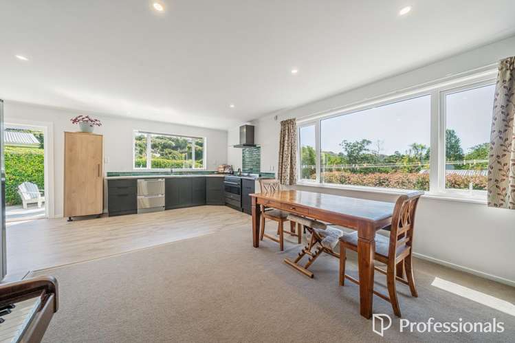 13 Stratton Street_5