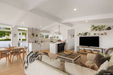 48 Thatcher Street_2