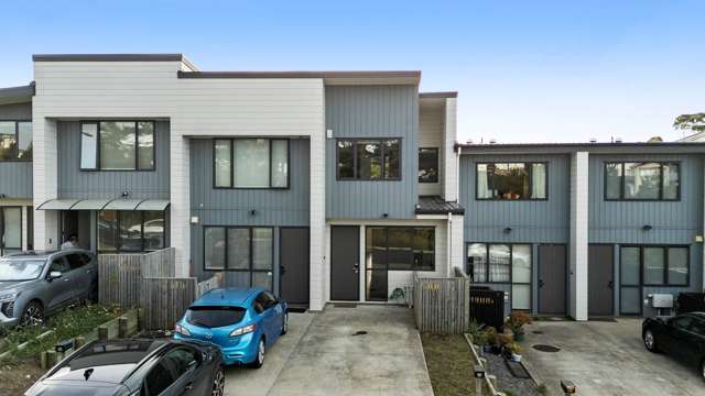 32 Karoro Road Flat Bush_1