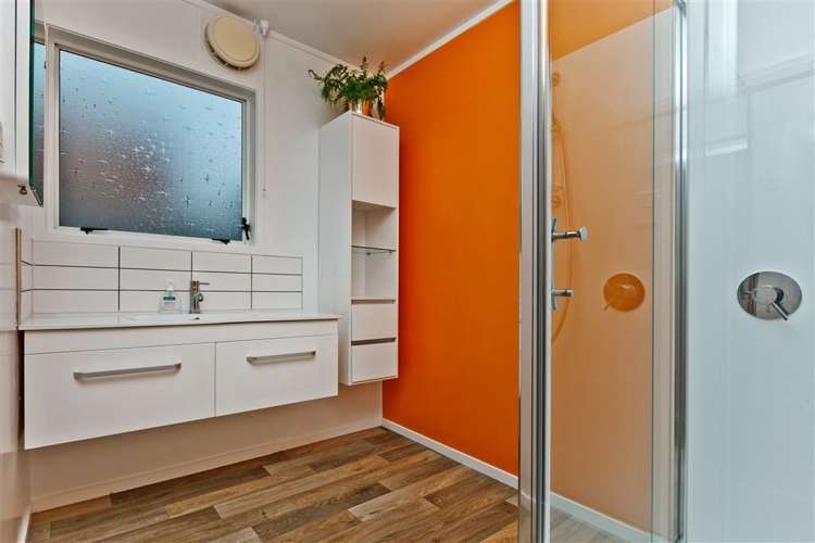 8 Coroglen Avenue Birkenhead_10