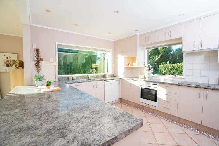 113 Field Way Waikanae Beach_20