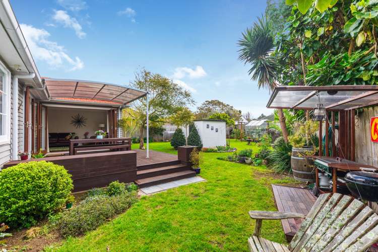 21 Larsen Road Panmure_16