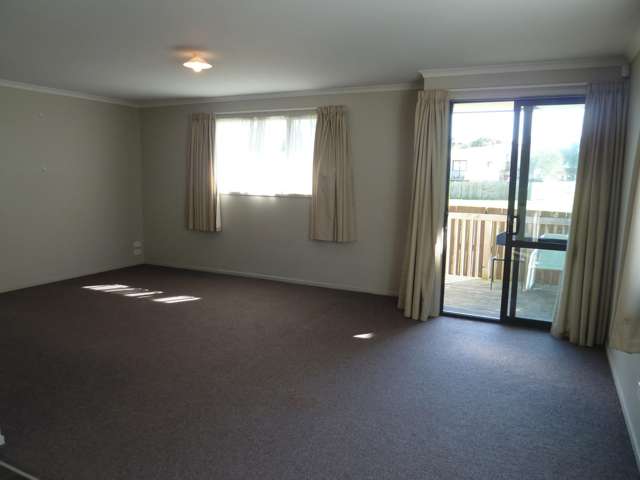 2/57 Redcrest Avenue Red Hill_3