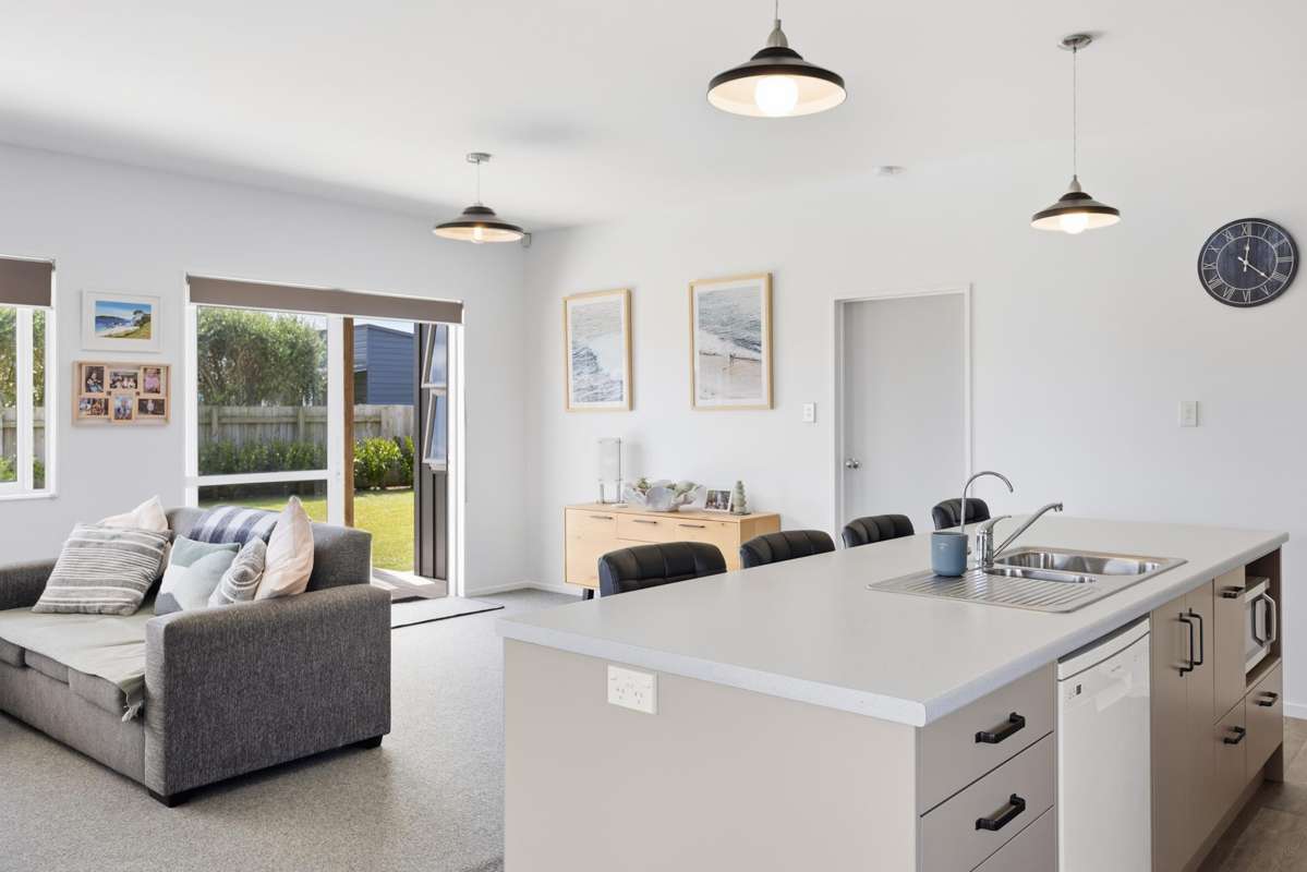 61 Motutara Drive_2