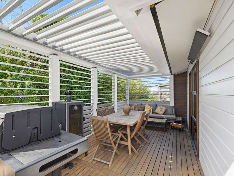 57 John Dee Crescent Red Beach_12