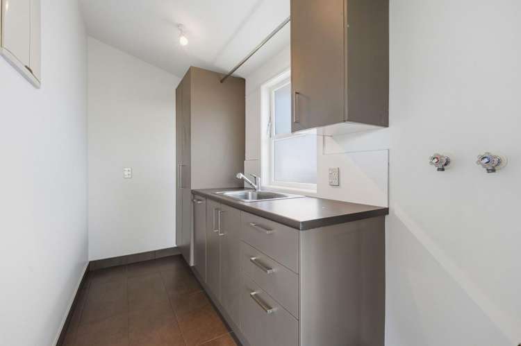 143 Riddell Road 1670_8