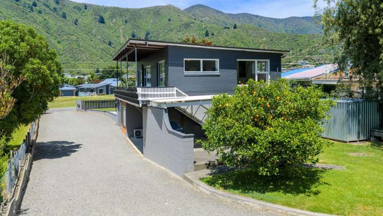 30 Beach Road Waikawa_23
