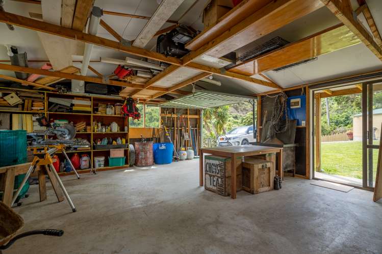 30 Airlie Street Glenduan_21