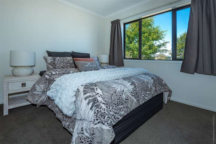 43 Farnborough Way Rolleston_13