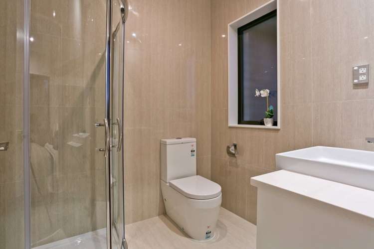 47 Bordeaux Parade Te Atatu South_17