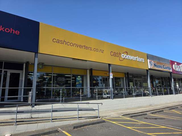 Large-Format Retail with Warehouse Capability